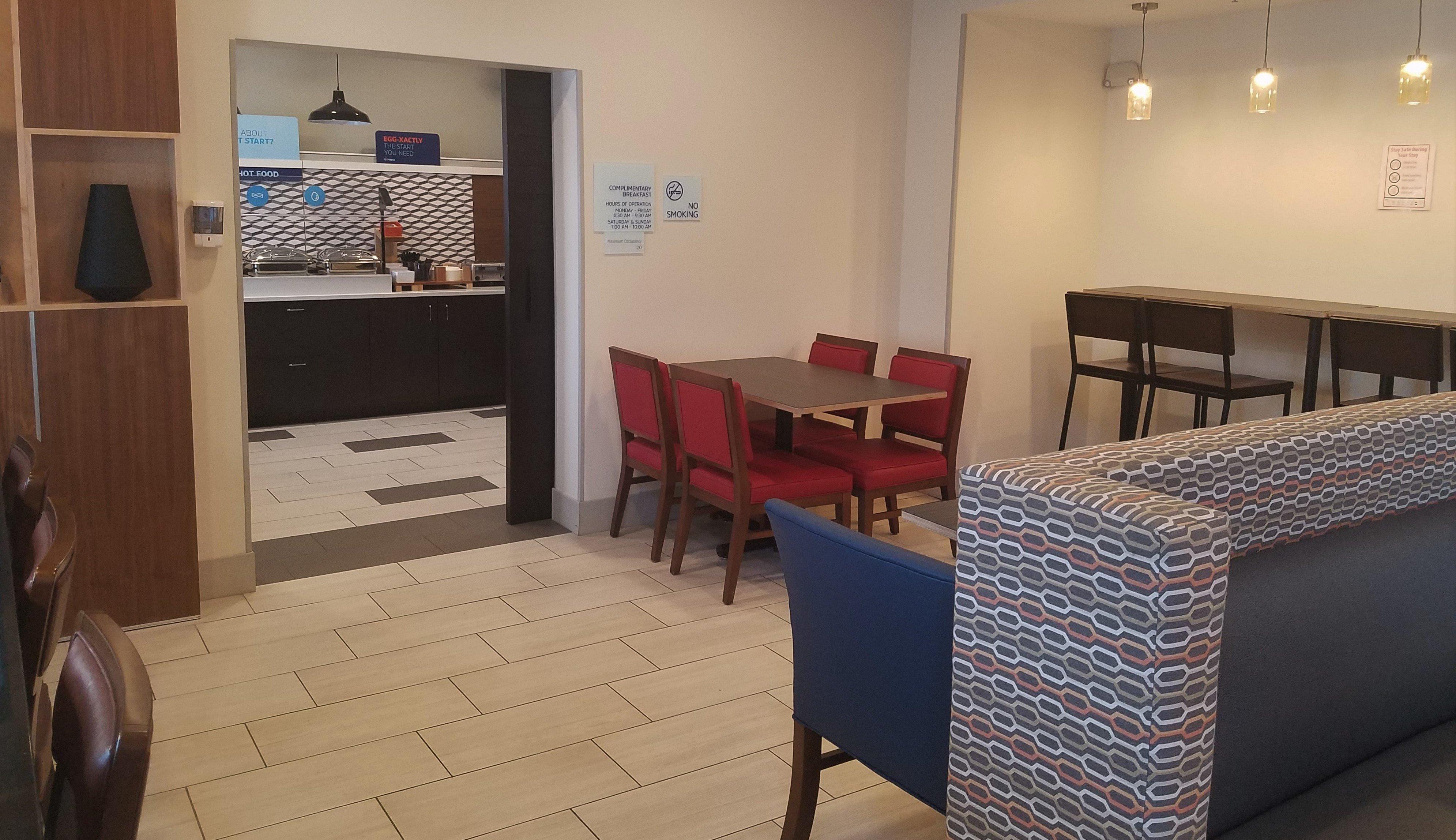 Holiday Inn Express Irwin Pa Tpk Exit 67 By Ihg Exterior foto