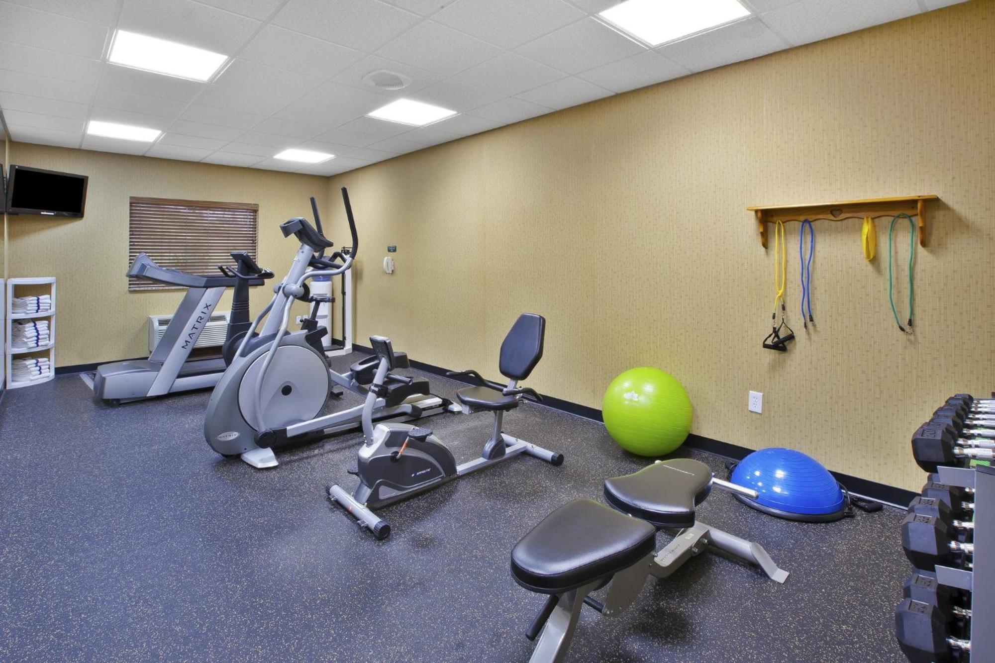 Holiday Inn Express Irwin Pa Tpk Exit 67 By Ihg Exterior foto