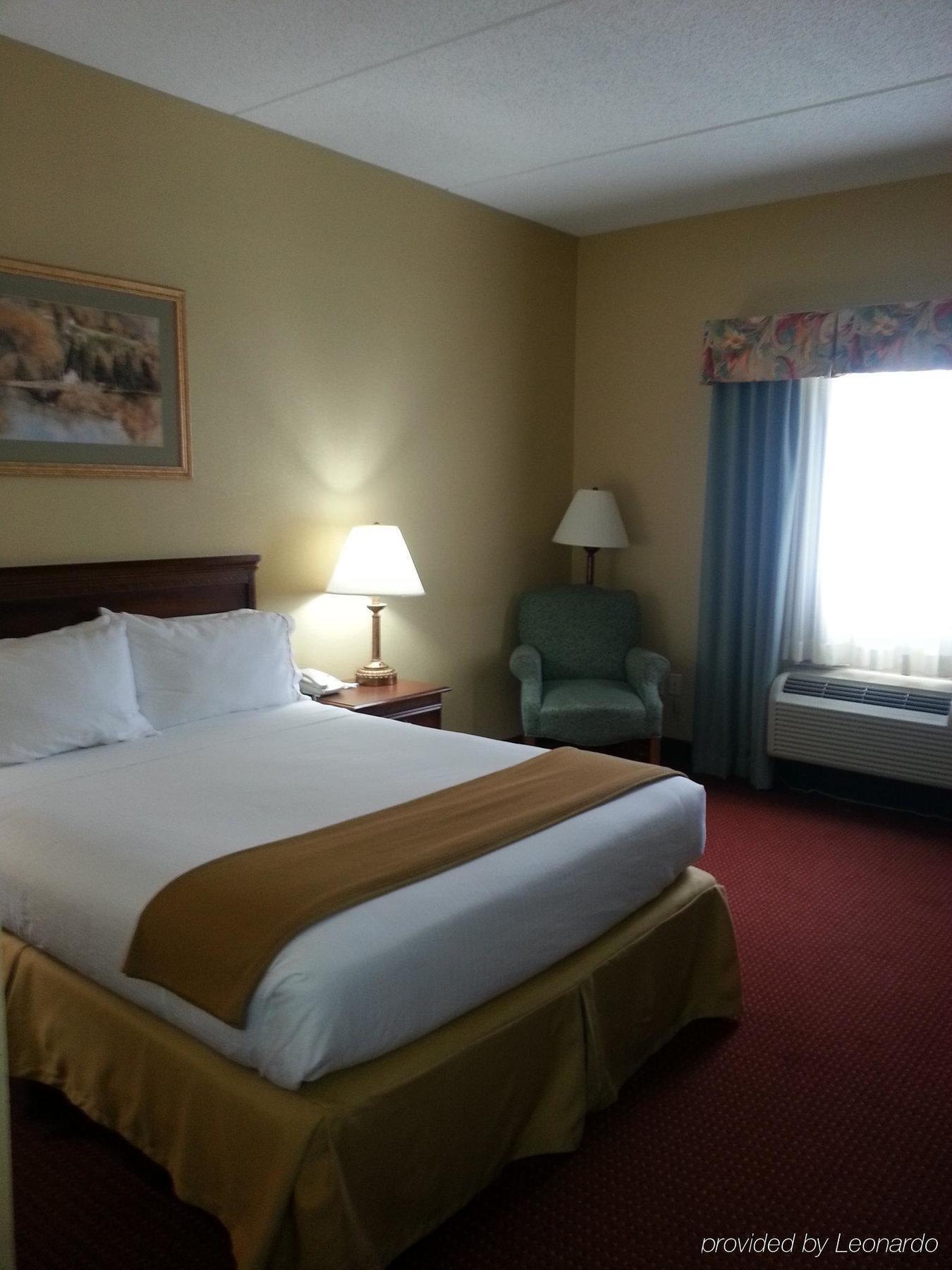 Holiday Inn Express Irwin Pa Tpk Exit 67 By Ihg Exterior foto
