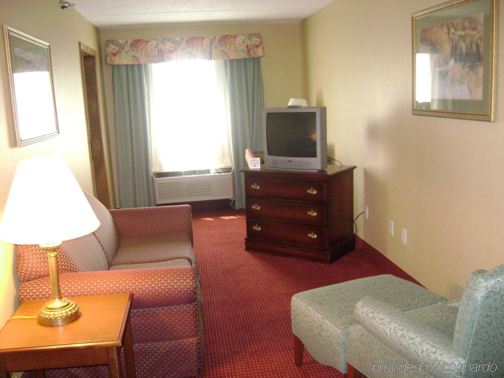 Holiday Inn Express Irwin Pa Tpk Exit 67 By Ihg Exterior foto