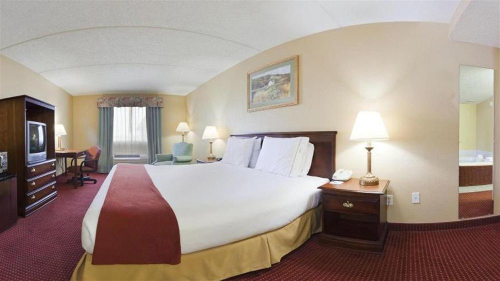 Holiday Inn Express Irwin Pa Tpk Exit 67 By Ihg Exterior foto